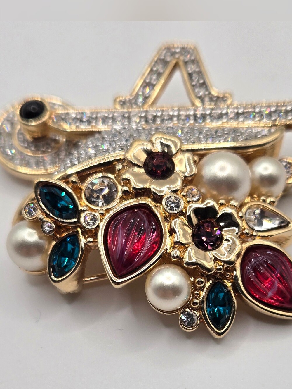 Swarovski Crystal Garden Wheelbarrow Brooch – Retired 1999 SCS – Like New - Picture 7 of 13